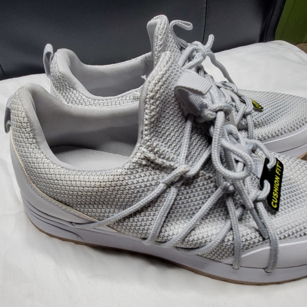 NEW CHAMPION SIZE 8 11 WOMEN TENNIS ATHLETIC SHOES - Picture 3 of 7